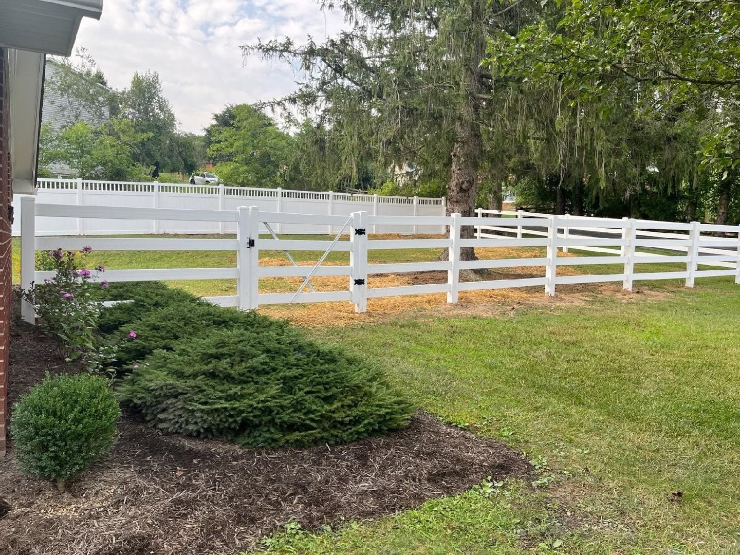 Vinyl rail fencing
