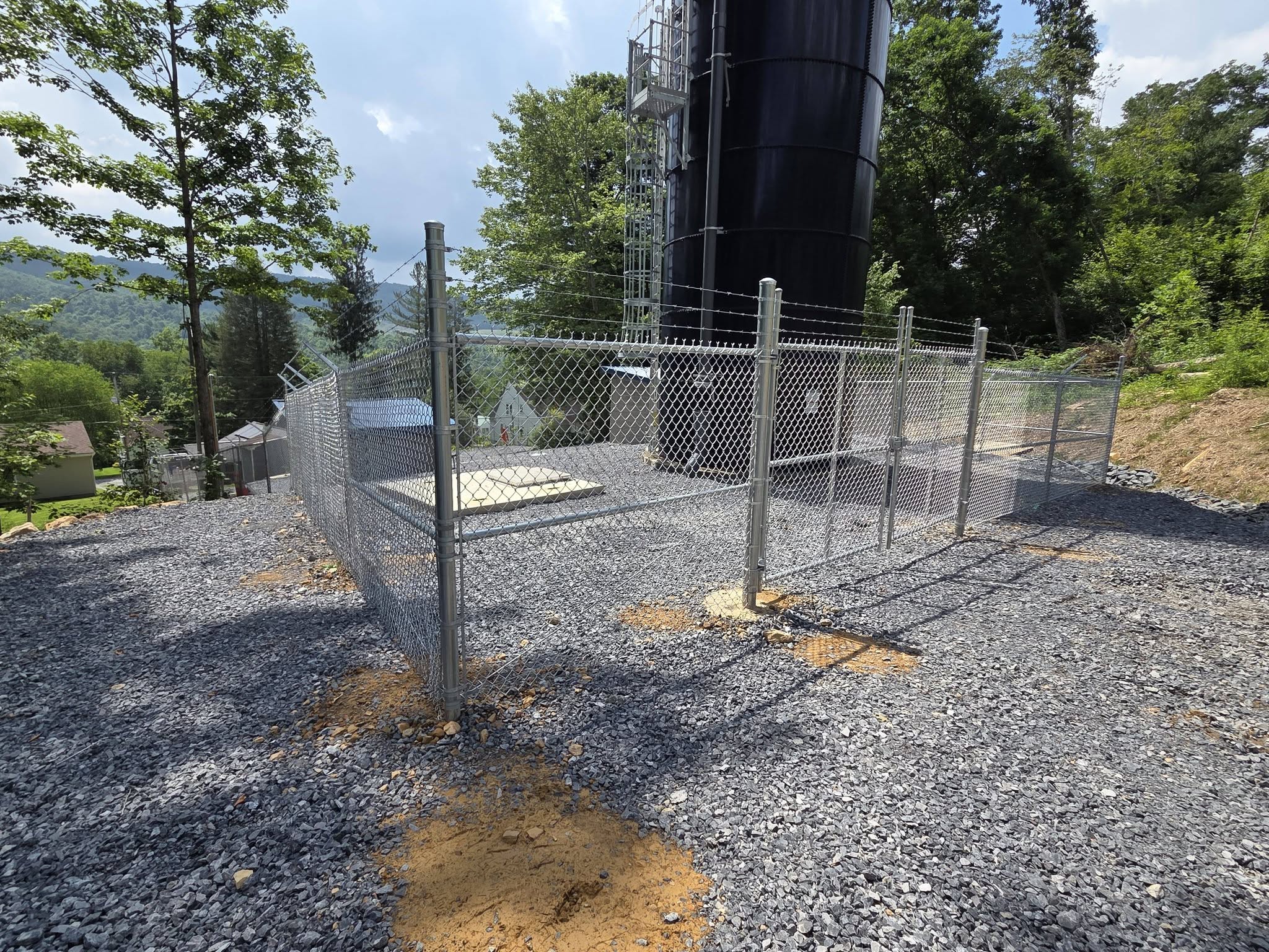 Chain link security fence