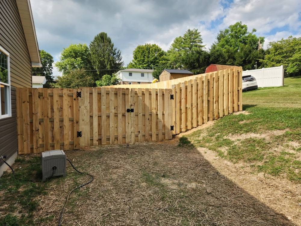 Residential privacy fence